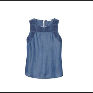LAJU VALORA EMBROIDERED CHAMBRAY TOP